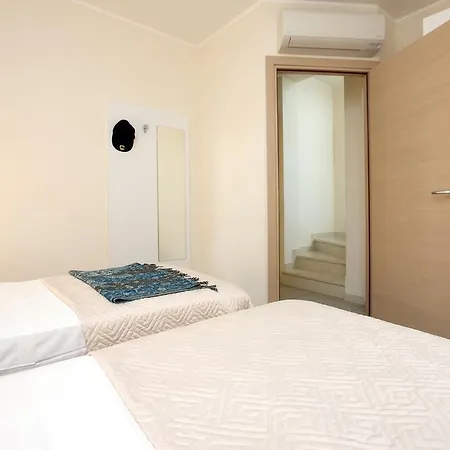 Mariposa Apartment