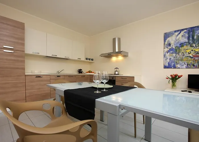 Mariposa Apartament *